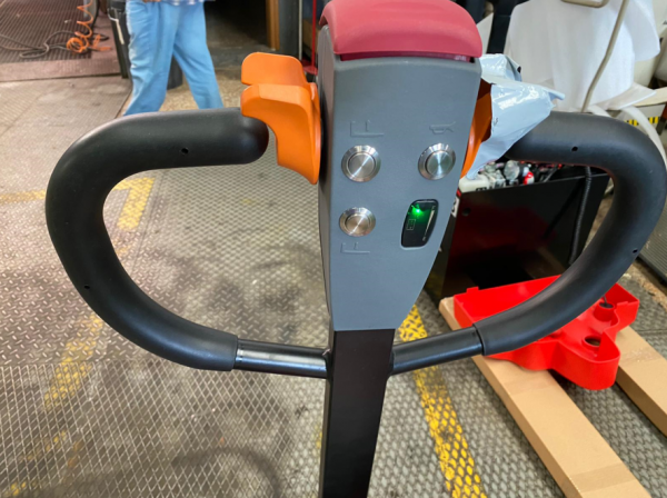 - Transpaleta eléctrica CBD18-JL3 - Imagen 6